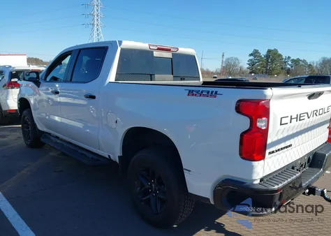 2021 Chevrolet Silverado 1500 4Wd Short Bed Lt Trail Boss z USA, uszkodzony, nr VIN 1GCPYFED7MZ225409